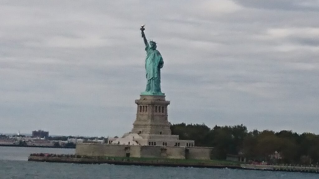 美國紐約自由女神像（Statue of Liberty）又名自由照耀世界（Liberty Enlightening the World)